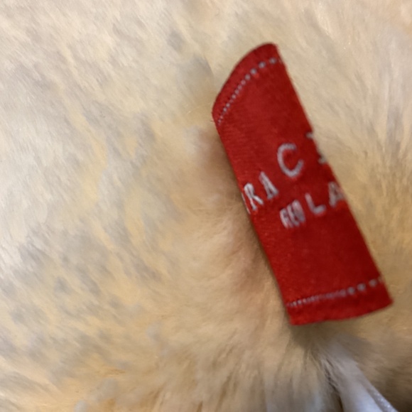 Akira Chicago Red Label Faux Fur White Infinity Scarf - Picture 3 of 3